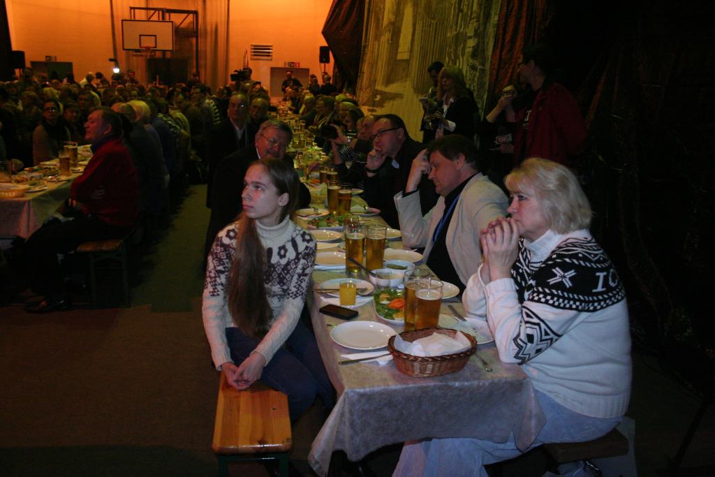 Usiedli razem przy wspólnym stole