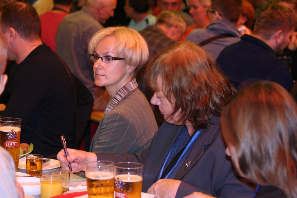 Usiedli razem przy wspólnym stole