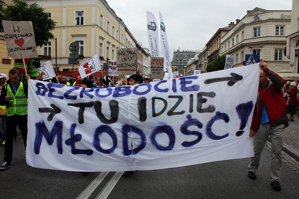 Ponad 100 tysięcy manifestantów w Warszawie