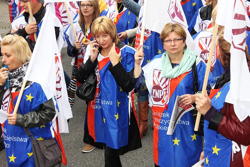 Ponad 100 tysięcy manifestantów w Warszawie