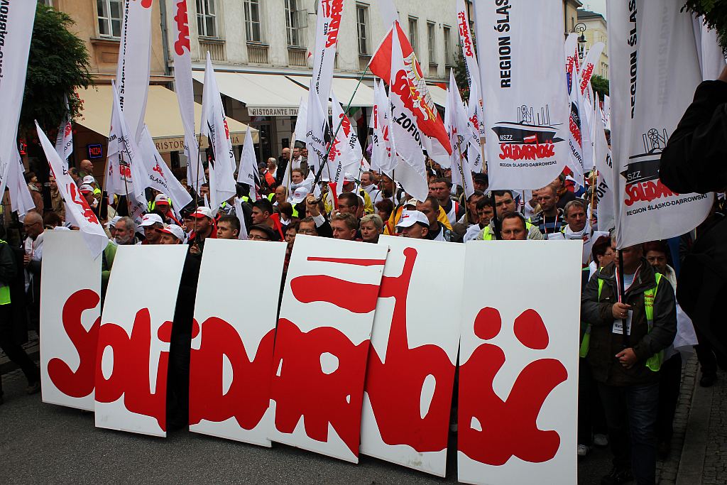 Ponad 100 tysięcy manifestantów w Warszawie