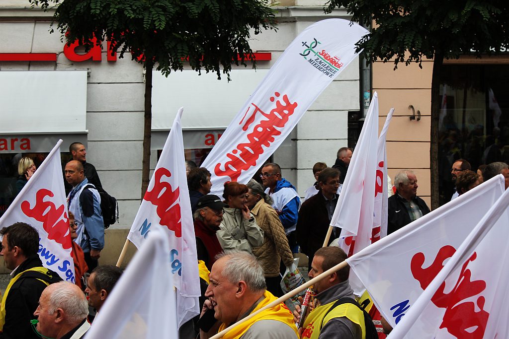 Ponad 100 tysięcy manifestantów w Warszawie