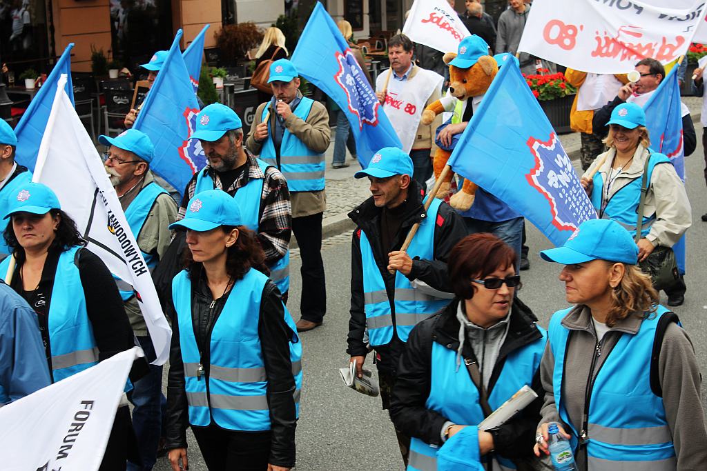 Ponad 100 tysięcy manifestantów w Warszawie