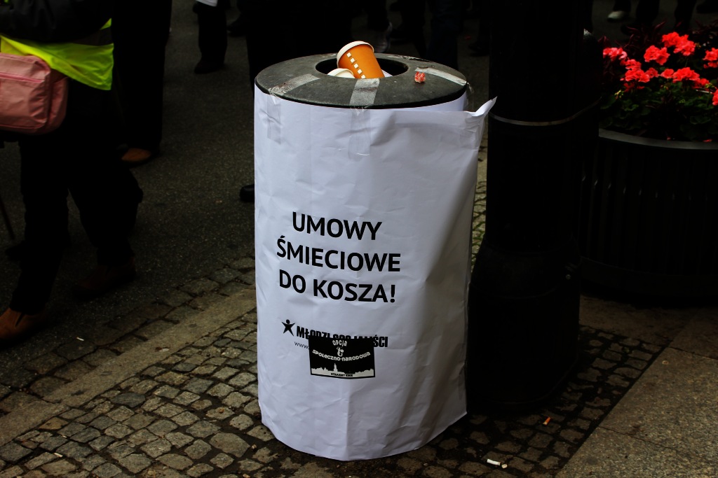 Ponad 100 tysięcy manifestantów w Warszawie