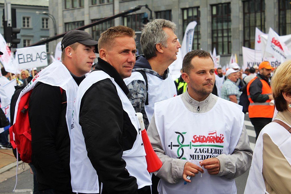 Ponad 100 tysięcy manifestantów w Warszawie