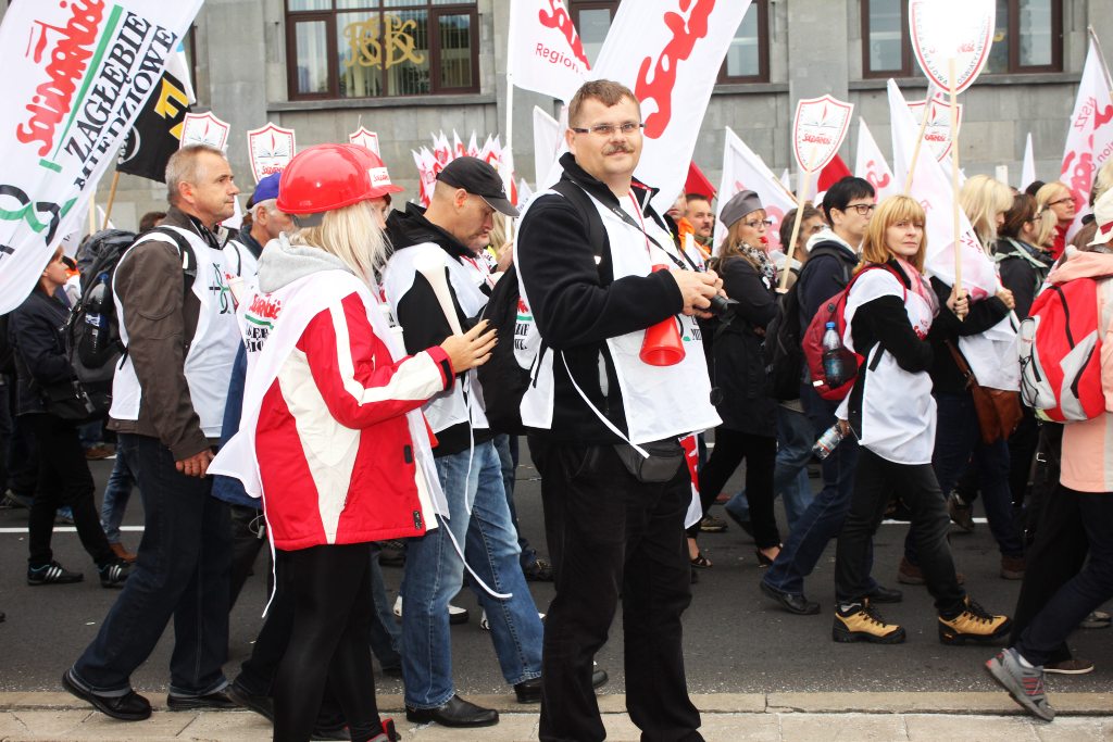 Ponad 100 tysięcy manifestantów w Warszawie