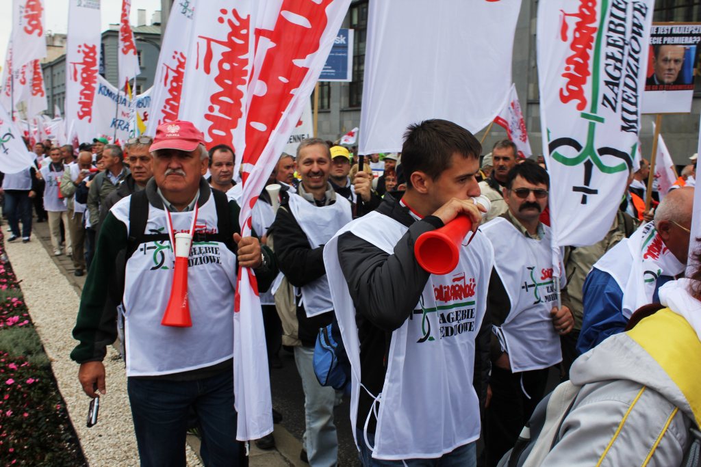 Ponad 100 tysięcy manifestantów w Warszawie