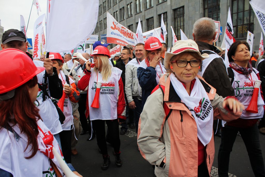 Ponad 100 tysięcy manifestantów w Warszawie