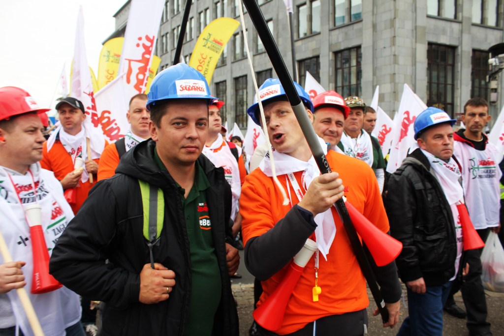Ponad 100 tysięcy manifestantów w Warszawie