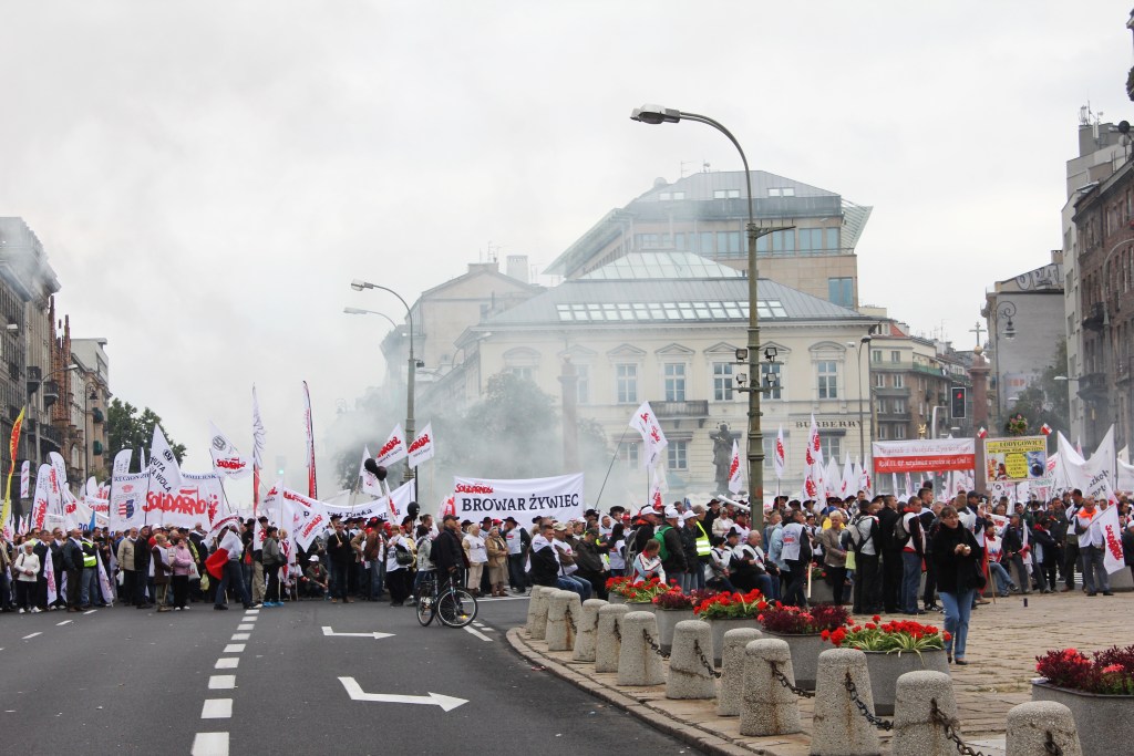 Ponad 100 tysięcy manifestantów w Warszawie