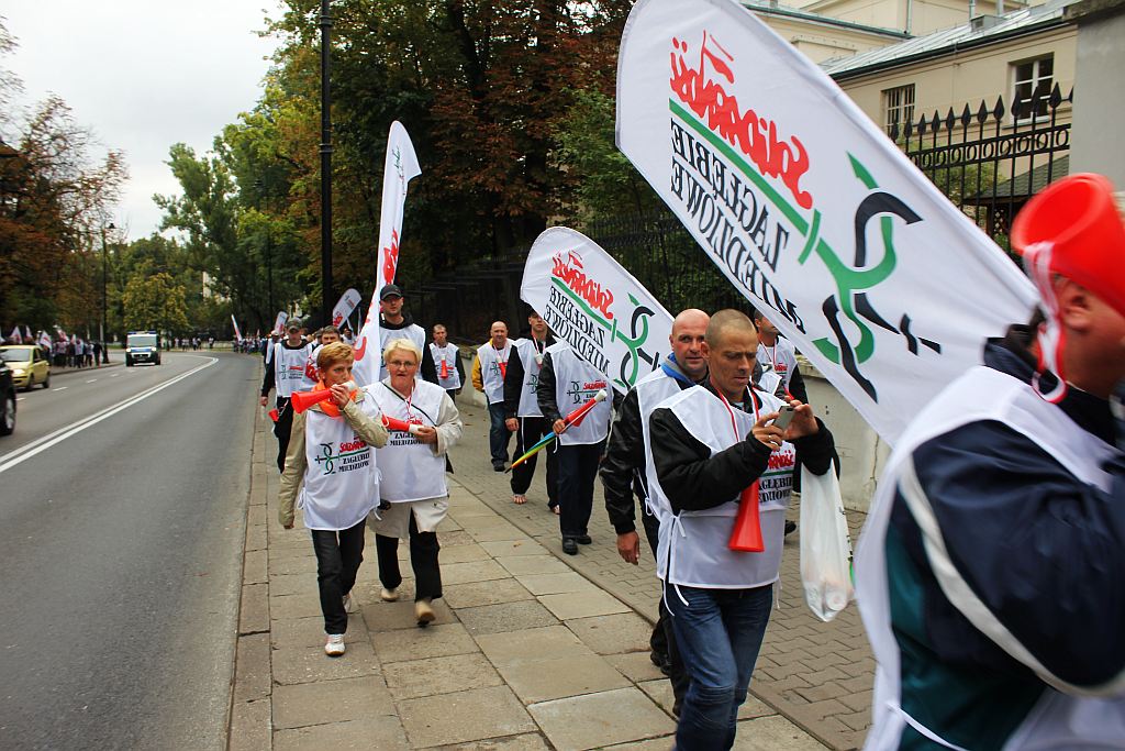 Ponad 100 tysięcy manifestantów w Warszawie
