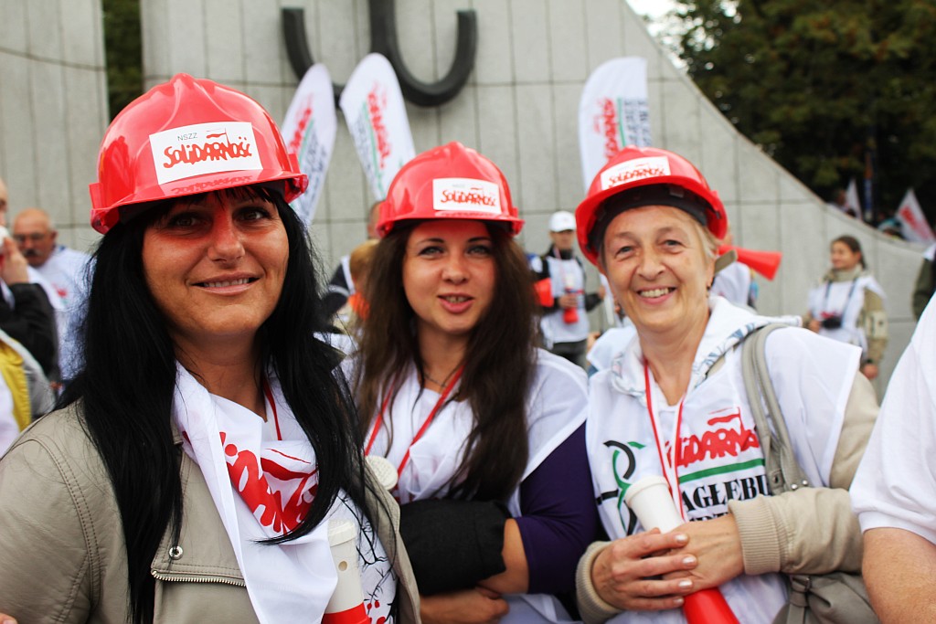 Ponad 100 tysięcy manifestantów w Warszawie