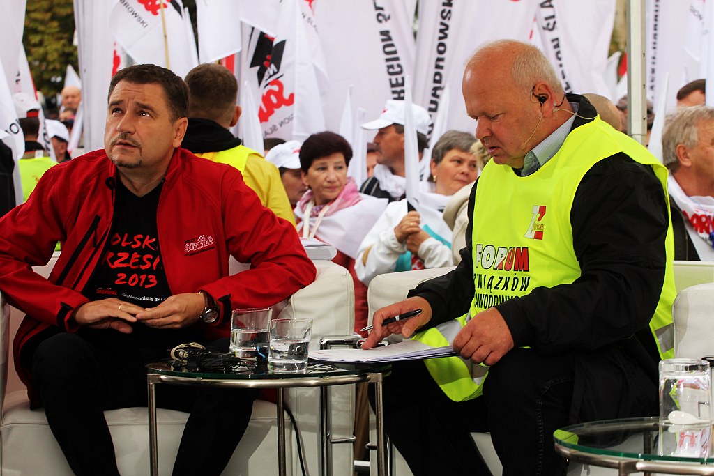 Ponad 100 tysięcy manifestantów w Warszawie