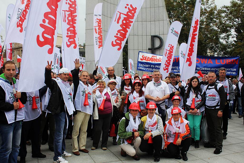 Ponad 100 tysięcy manifestantów w Warszawie