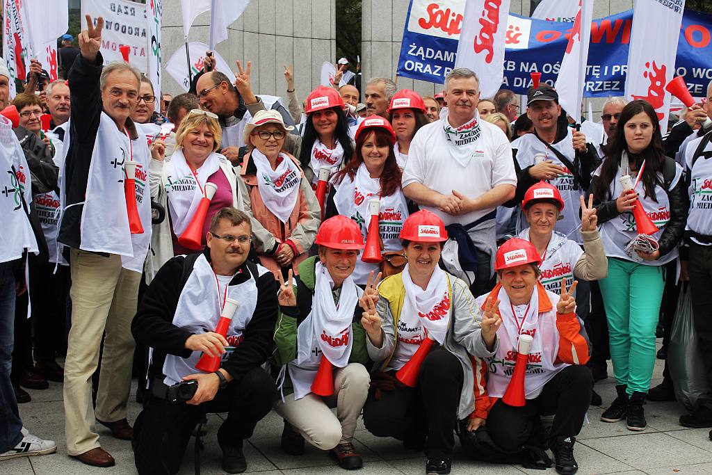 Ponad 100 tysięcy manifestantów w Warszawie