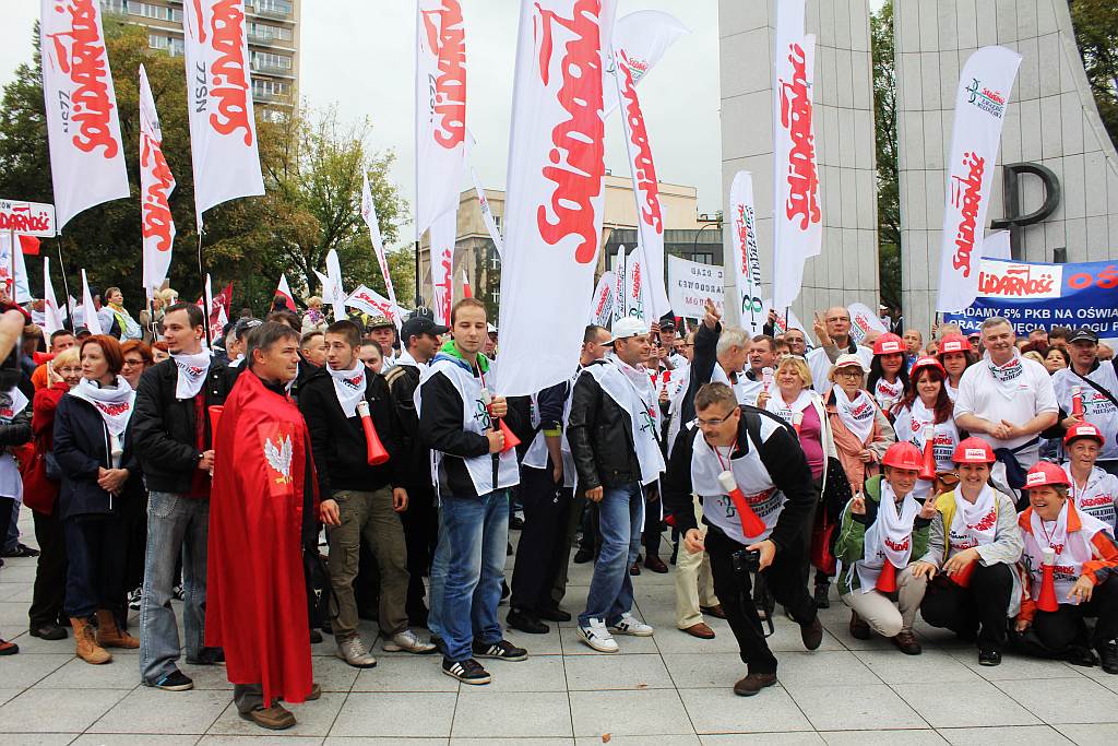 Ponad 100 tysięcy manifestantów w Warszawie