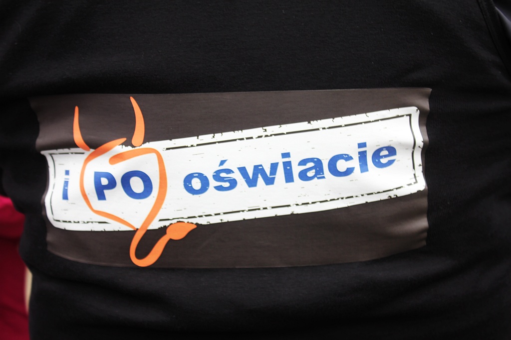 Ponad 100 tysięcy manifestantów w Warszawie