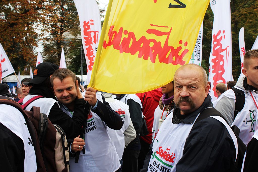 Ponad 100 tysięcy manifestantów w Warszawie
