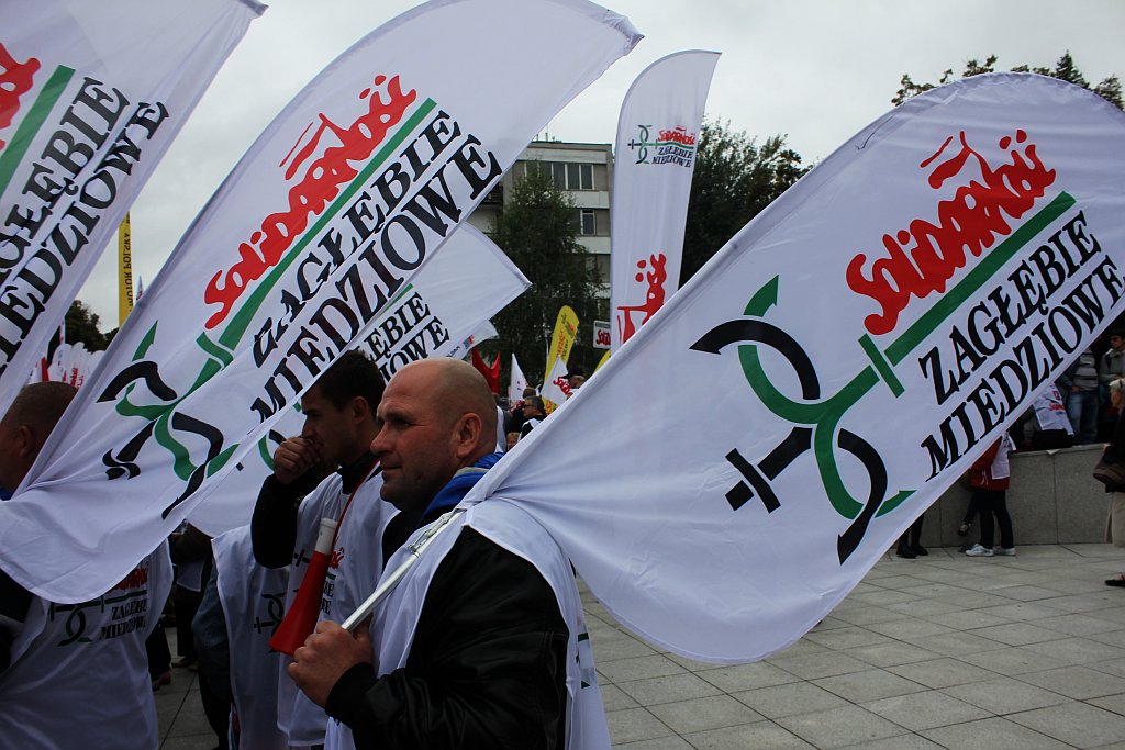 Ponad 100 tysięcy manifestantów w Warszawie