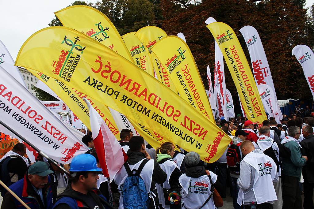 Ponad 100 tysięcy manifestantów w Warszawie