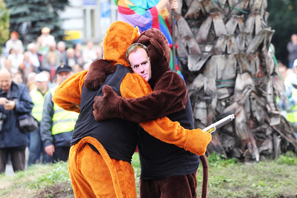Ponad 100 tysięcy manifestantów w Warszawie