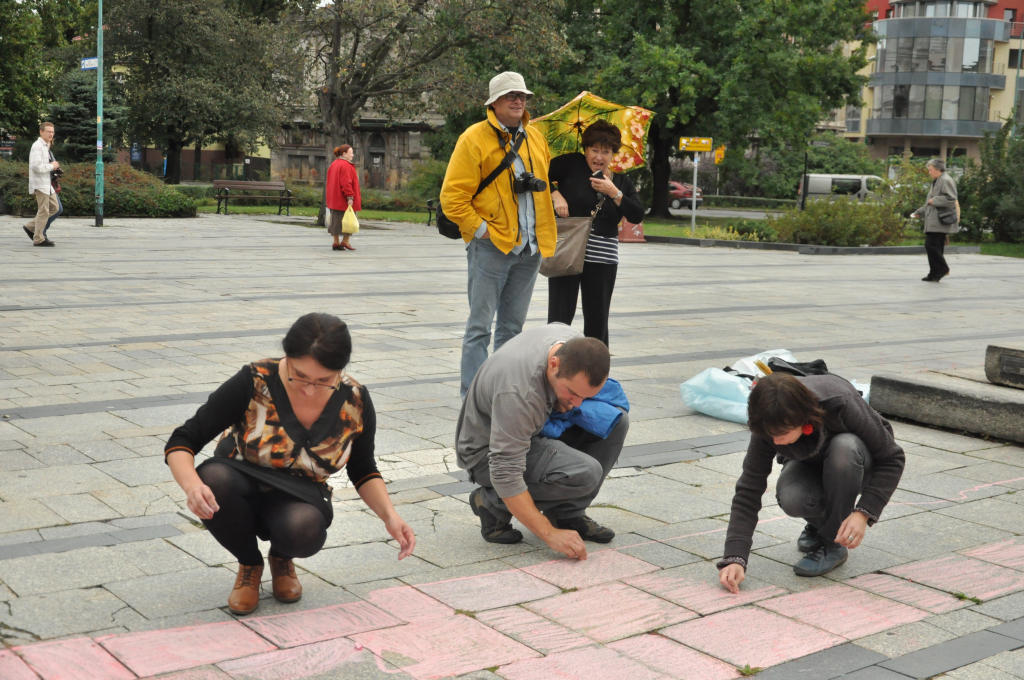 Galeria Sztuki odrysowała cień pomnika