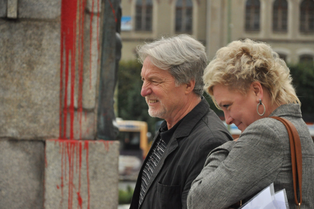 Galeria Sztuki odrysowała cień pomnika