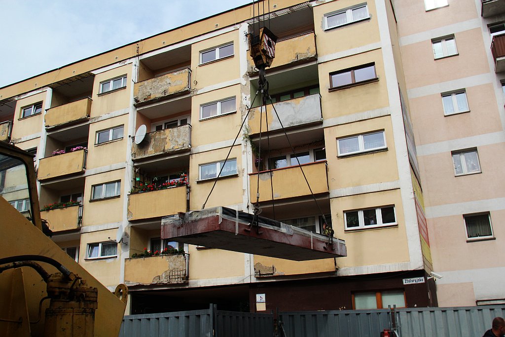 Montaż pamiątkowej tablicy Huty Miedzi