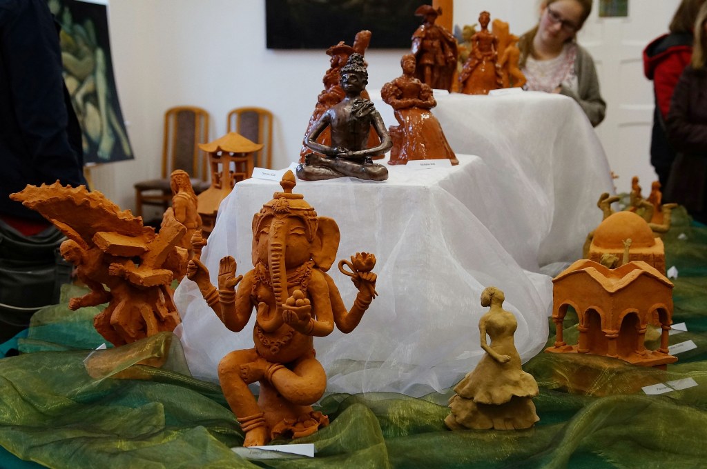 Otwarcie wystawy kół plastycznych i ceramicznych