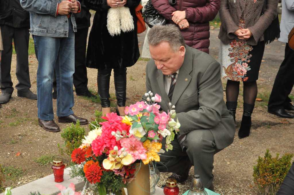 Złożyli kwiaty na grobie Lidii Nowikowej