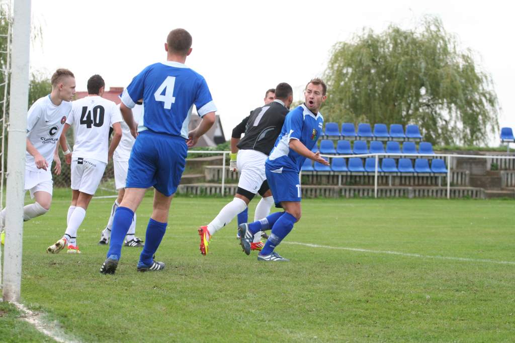 Okręgówka: Mewa - Arkon 1:4