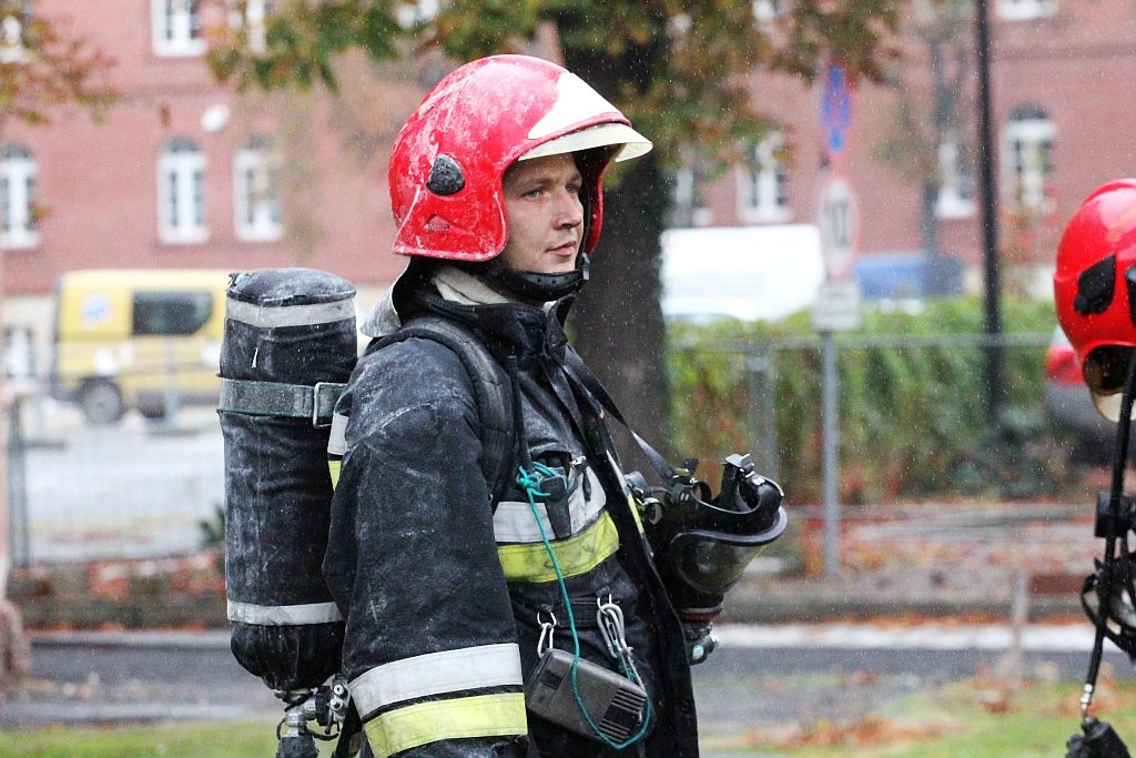 Uczelnia w ogniu! Zapaliło się poddasze PWSZ cz2