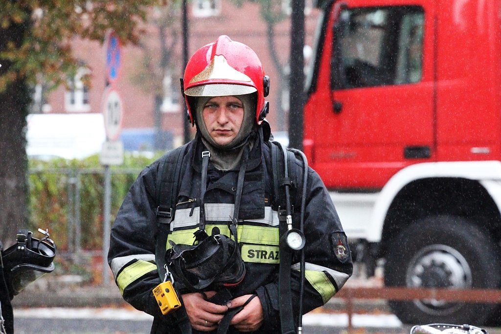 Uczelnia w ogniu! Zapaliło się poddasze PWSZ cz2