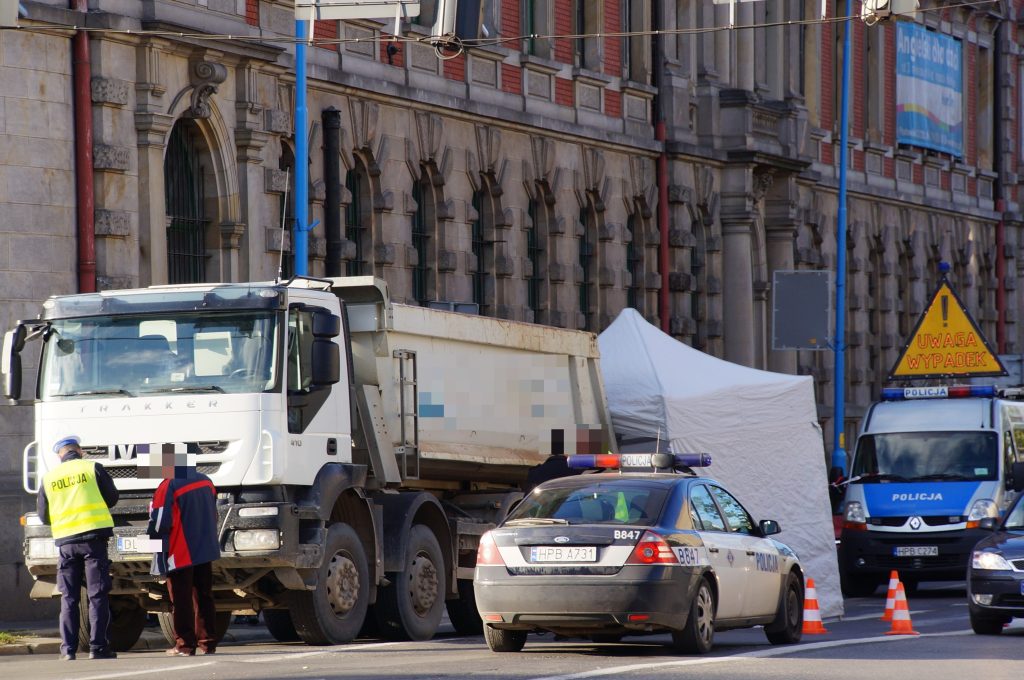 Śmierć na pasach w centrum miasta