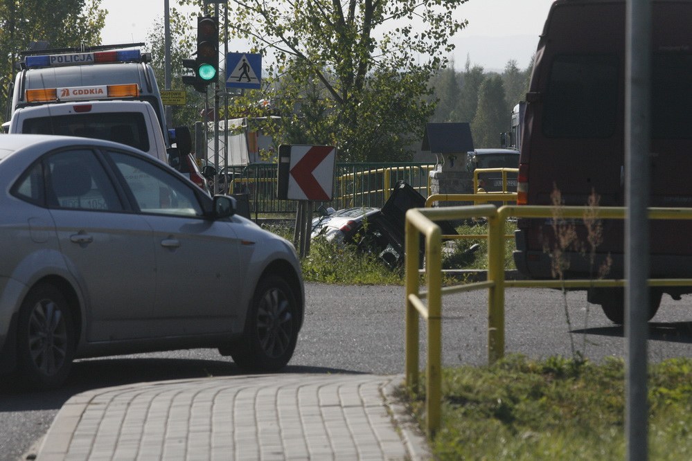 Uciekali przed policją i wjechali do rowu!