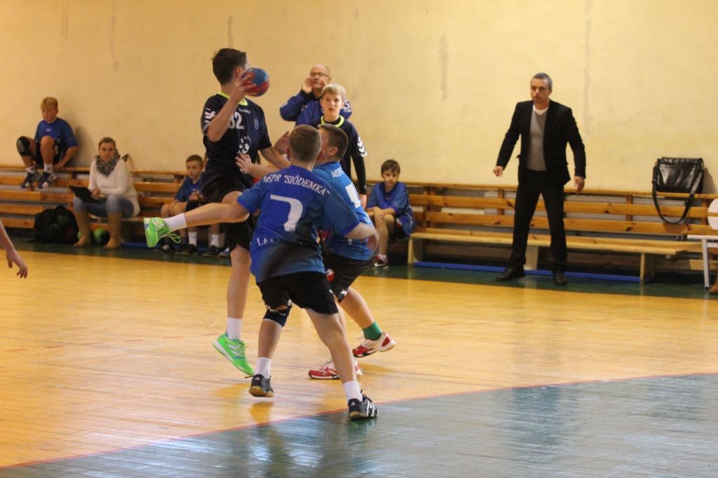 UKS Dziewiątka Legnica - MSPR Siódemka Legnica 28:25