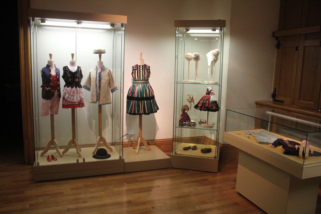 Dawna moda dziecięca XVII-XX w.