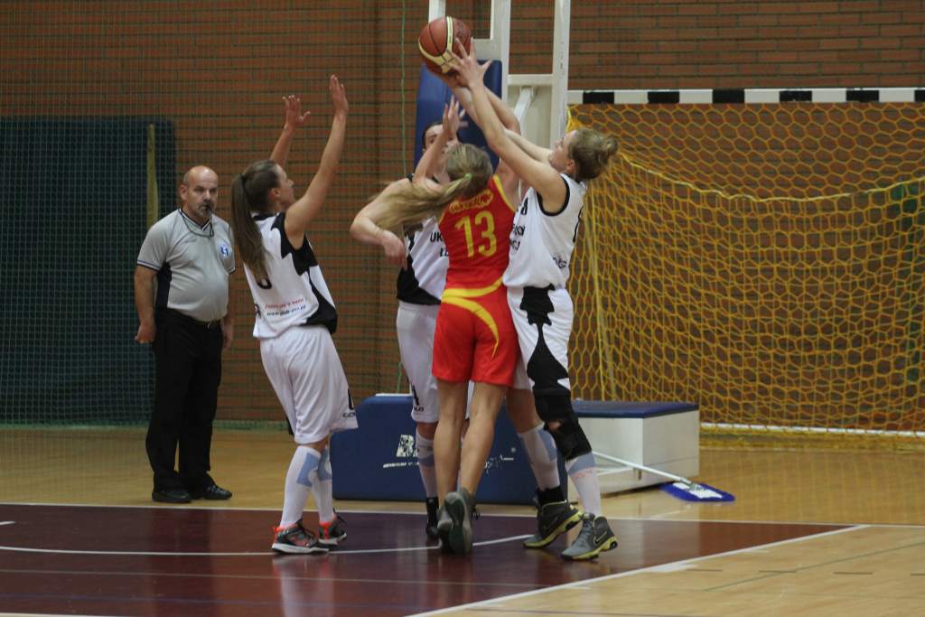 UKS Ekonom przegrał, ale wstydu nie przyniósł