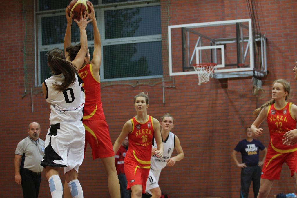 UKS Ekonom przegrał, ale wstydu nie przyniósł