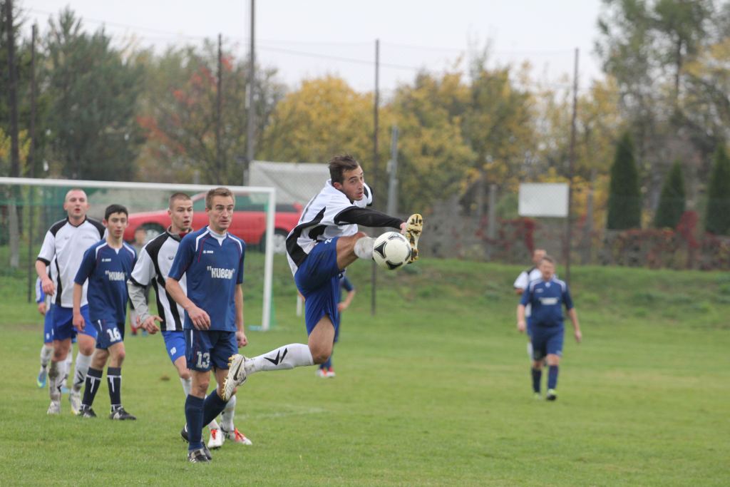 Klas A: Albatros - GKS Męcinka 0:3