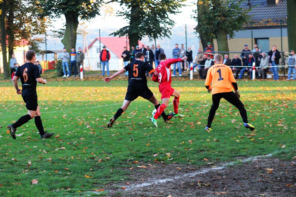 Okręgówka: KS Legnickie Pole  -  Zryw 3:2