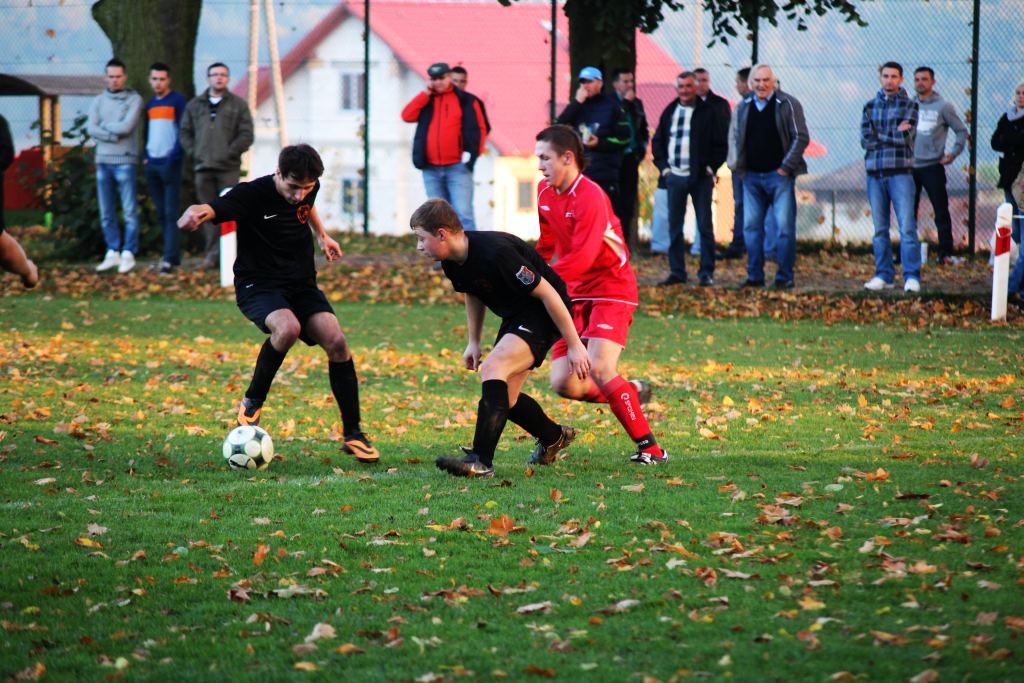 Okręgówka: KS Legnickie Pole  -  Zryw 3:2