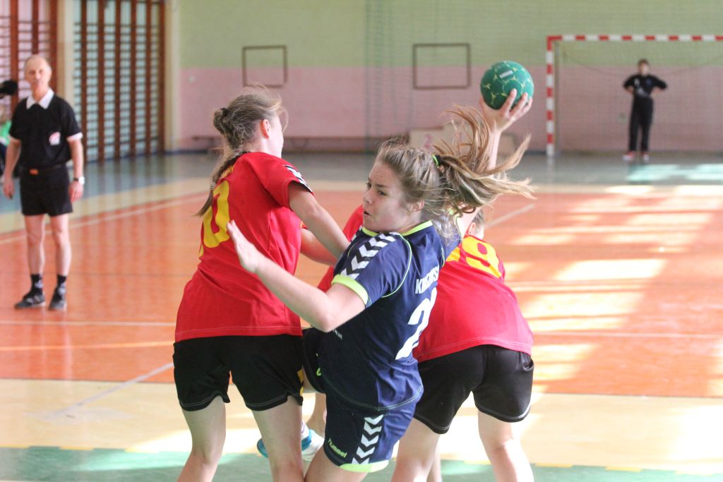 Dziewczęta: EuCo UKS - UKS Handball 28 21:16