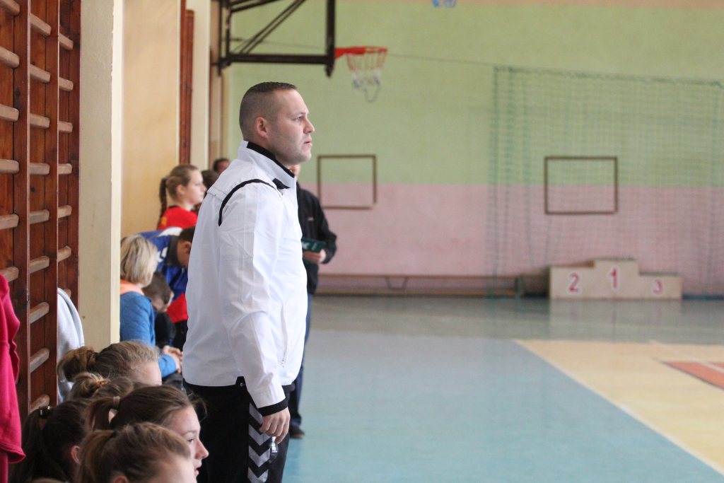 Dziewczęta: EuCo UKS - UKS Handball 28 21:16