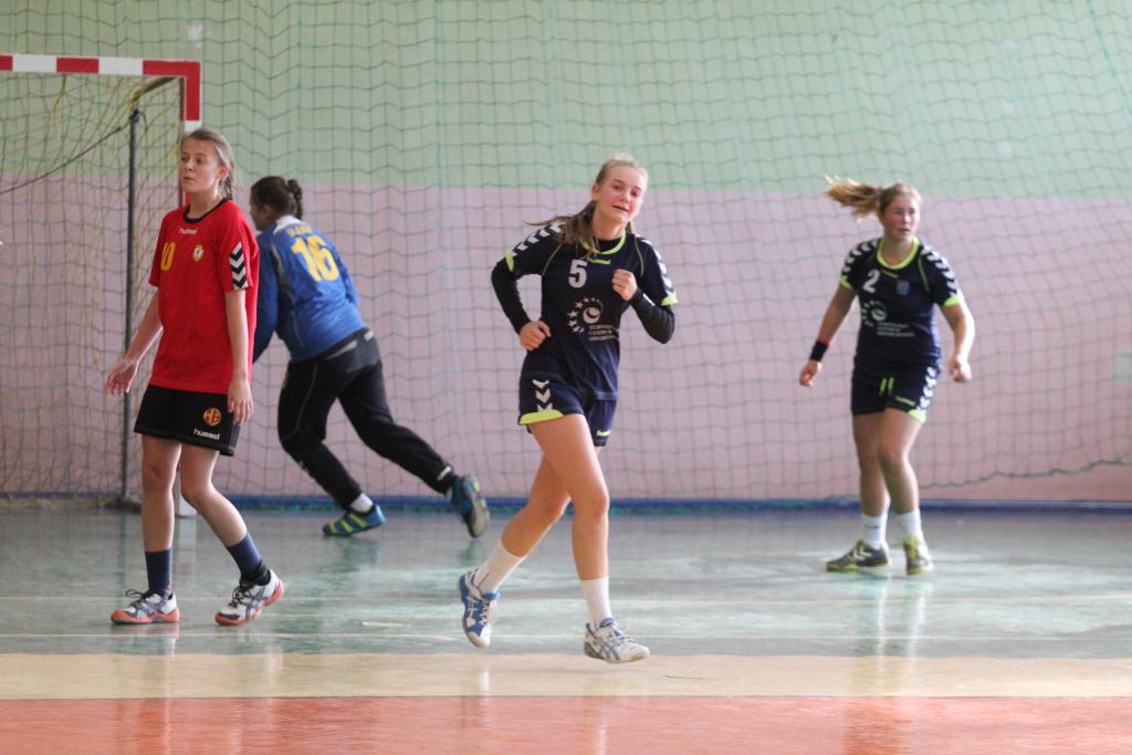 Dziewczęta: EuCo UKS - UKS Handball 28 21:16