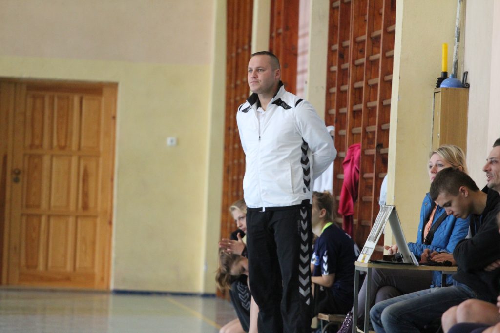 Dziewczęta: EuCo UKS - UKS Handball 28 21:16