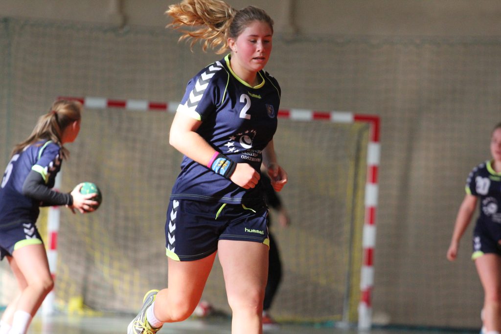 Dziewczęta: EuCo UKS - UKS Handball 28 21:16