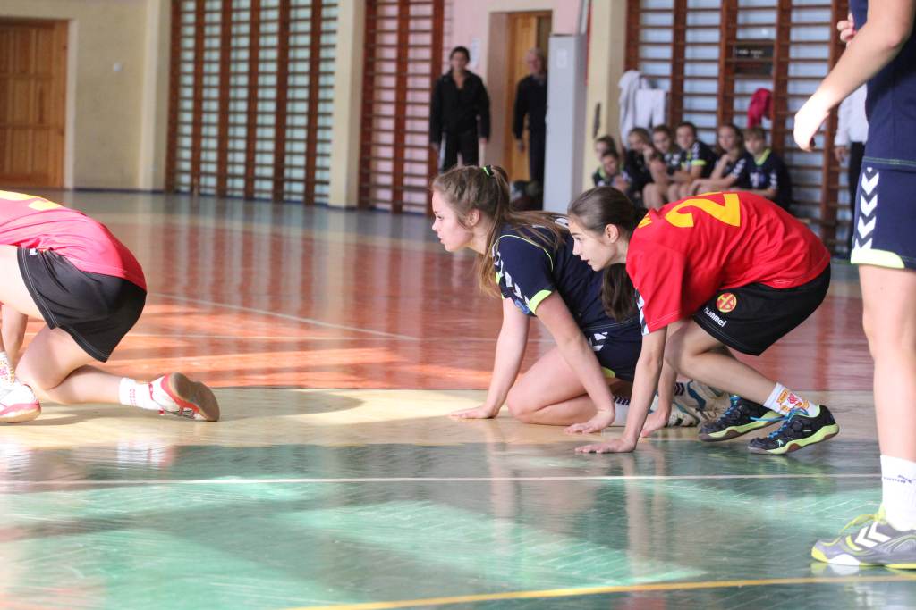 Dziewczęta: EuCo UKS - UKS Handball 28 21:16