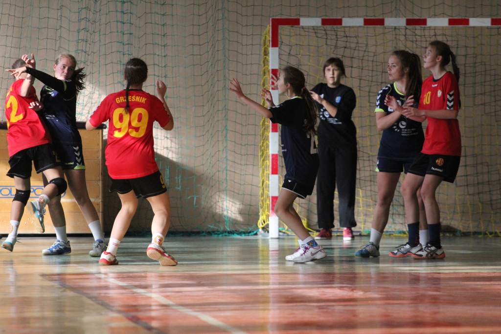Dziewczęta: EuCo UKS - UKS Handball 28 21:16