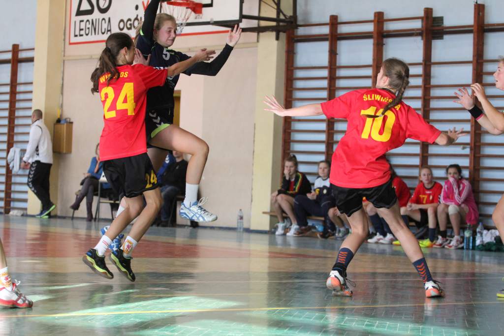 Dziewczęta: EuCo UKS - UKS Handball 28 21:16
